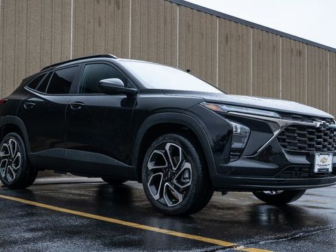 New 2026 Chevrolet Trax RS image 2