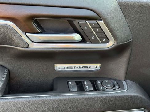 Used 2025 GMC Sierra 1500 Denali w/ Technology Package image 18