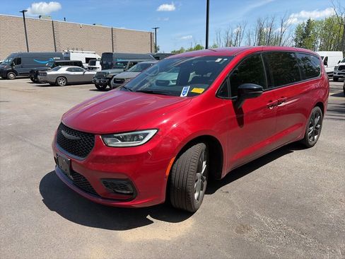 Used 2026 Chrysler Pacifica Select FWD image 4