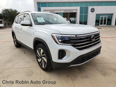 Certified 2025 Volkswagen Atlas SE FWD image 1