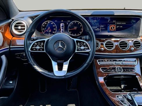 Used 2020 Mercedes-Benz E 350 4MATIC Sedan image 6