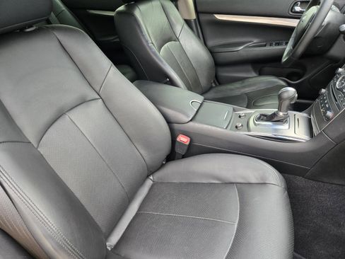 Used 2015 INFINITI Q40 w/ Navigation Package RWD image 10