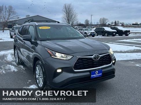 Used 2023 Toyota Highlander Limited image 1