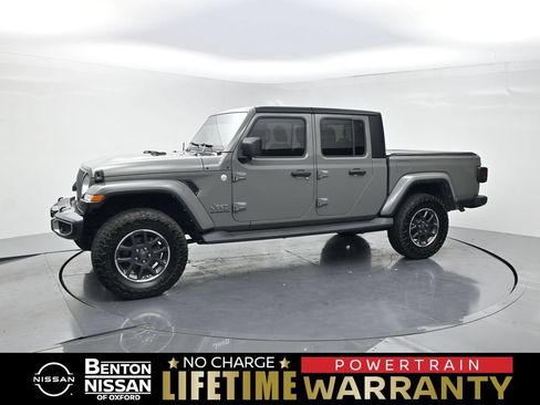 Used 2022 Jeep Gladiator Overland w/ Cold Weather Group AWD/4WD image 1