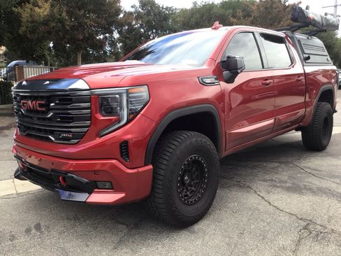 Used 2024 GMC Sierra 1500 AT4 w/ Technology Package AWD/4WD image 2