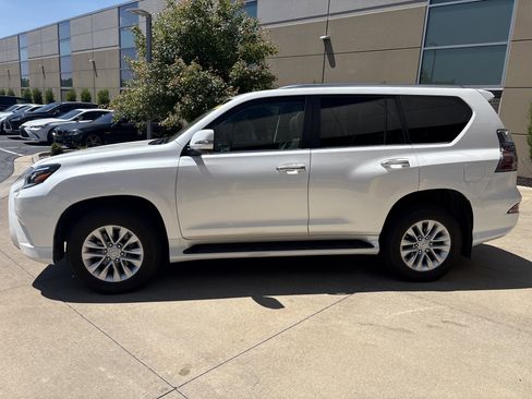 Certified 2023 Lexus GX 460 Premium w/ Premium Package AWD/4WD image 31