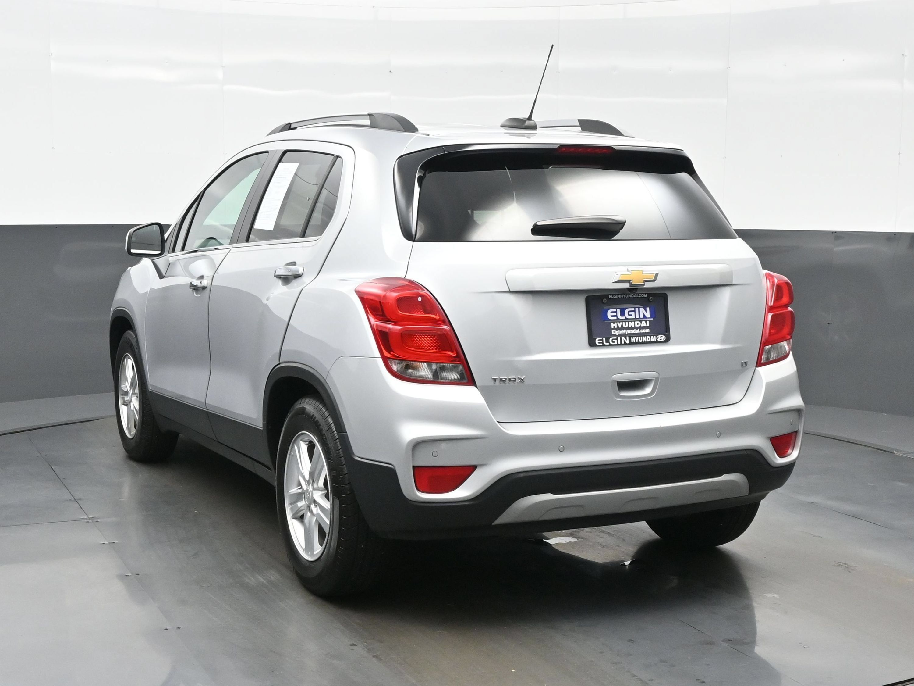 Used 2018 Chevrolet Trax LT w/ Driver Confidence Package FWD image 4