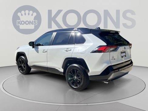 Used 2022 Toyota RAV4 XSE AWD/4WD image 4