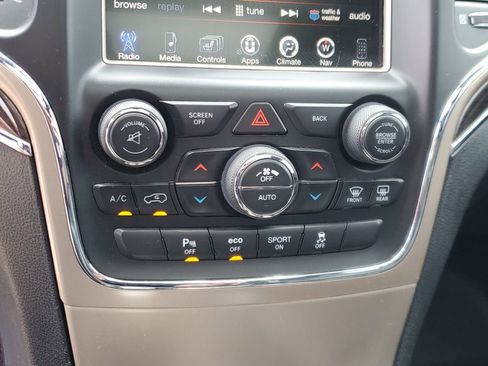 Used 2017 Jeep Grand Cherokee Overland AWD/4WD image 25