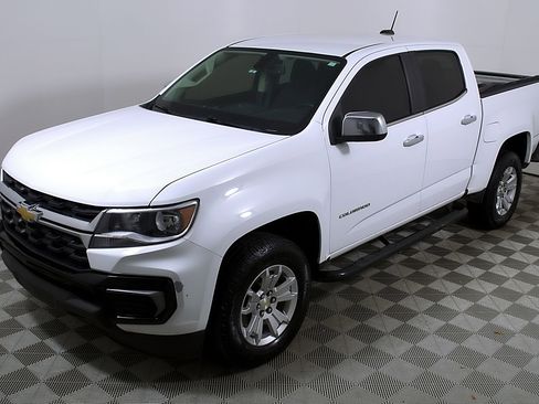 Used 2022 Chevrolet Colorado LT w/ Chrome Appearance Package RWD image 4