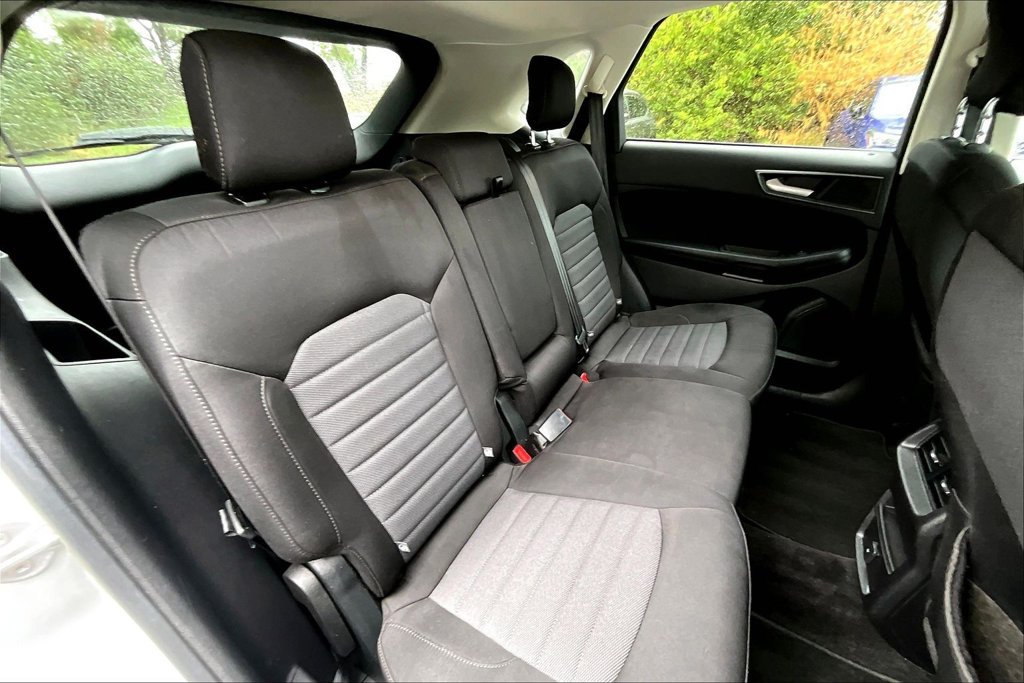Used 2016 Ford Edge SE FWD image 28