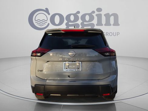 Used 2026 Nissan Rogue SV w/ Cold Weather Package FWD image 5