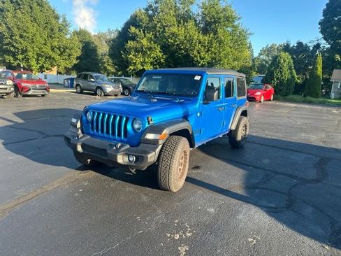 Used 2021 Jeep Wrangler Unlimited Sport AWD/4WD image 3