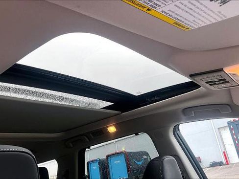 Certified 2025 Nissan Pathfinder SL w/ SL Premium Package image 13