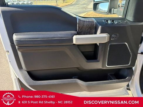 Used 2017 Ford F250 Lariat w/ Chrome Package image 11