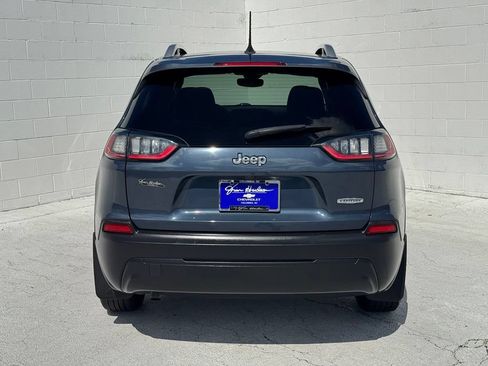 Used 2021 Jeep Cherokee Latitude FWD image 11
