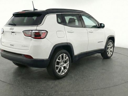 Used 2025 Jeep Compass Limited AWD/4WD image 9
