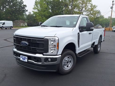 New 2026 Ford F250 XL w/ XL Chrome Package image 24