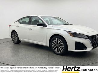 Used 2025 Nissan Altima 2.5 SV video 1