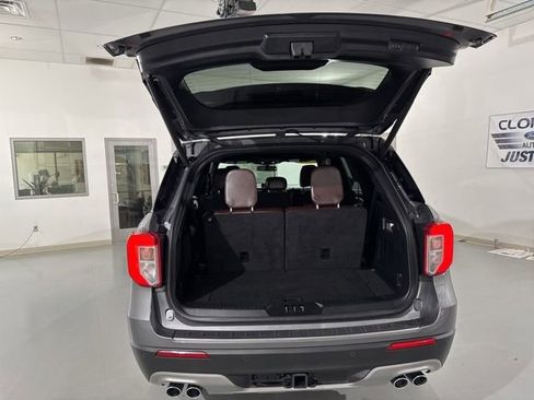 Used 2022 Ford Explorer Platinum w/ Equipment Group 601A image 12