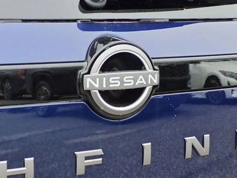 New 2026 Nissan Pathfinder SL image 10