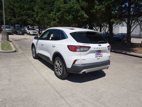 Used 2022 Ford Escape SEL w/ Technology Package AWD/4WD image 18