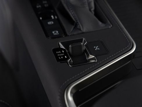 Used 2025 Lexus GX 550 image 40