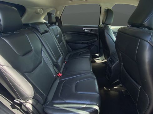 Used 2020 Ford Edge Titanium AWD/4WD image 24