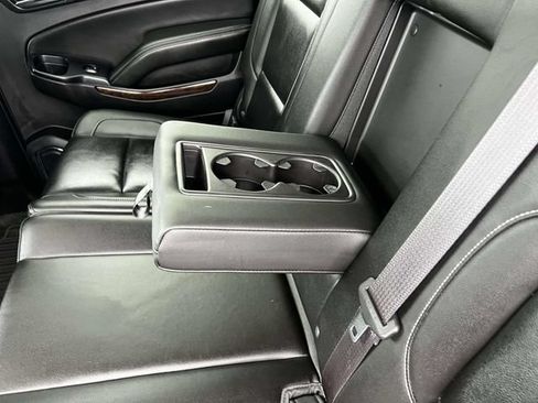 Used 2015 Chevrolet Suburban LT w/ Luxury Package AWD/4WD image 13