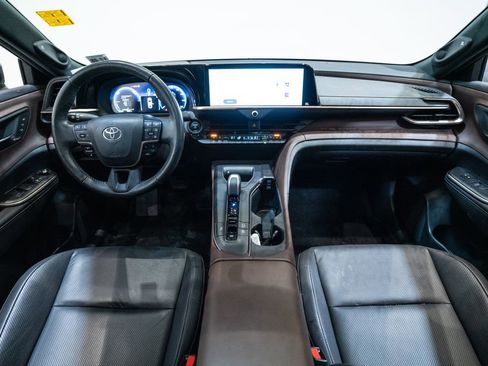 Used 2023 Toyota Crown Limited w/ Advanced Technology Package image 13