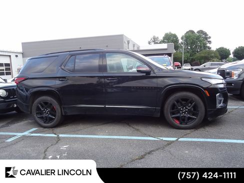 Used 2023 Chevrolet Traverse Premier w/ Redline Edition AWD/4WD image 3