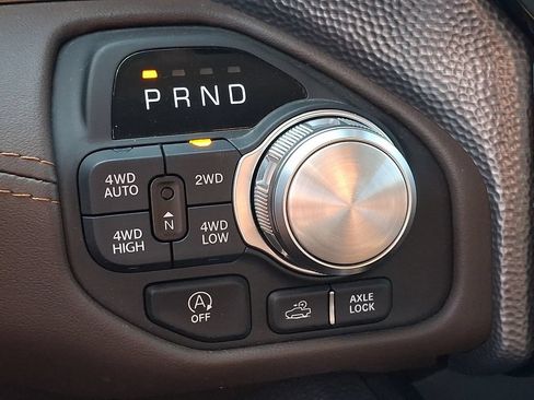 Used 2025 RAM 1500 Limited AWD/4WD image 17