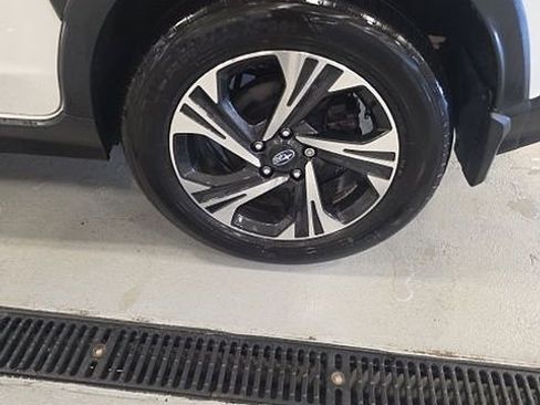 Used 2024 Subaru Crosstrek 2.0i Premium image 7