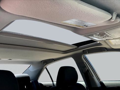 Used 2009 Toyota Camry SE FWD image 13