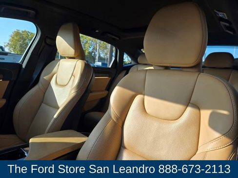 Used 2022 Volvo S90 B6 Inscription w/ Advanced Package image 18