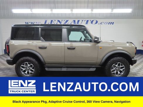 Used 2025 Ford Bronco Badlands AWD/4WD image 1