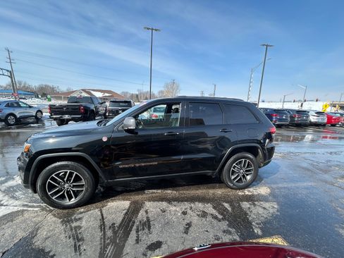 Used 2017 Jeep Grand Cherokee Trailhawk AWD/4WD image 3