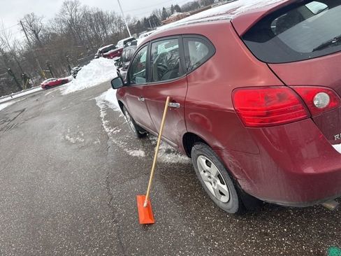Used 2012 Nissan Rogue S image 4