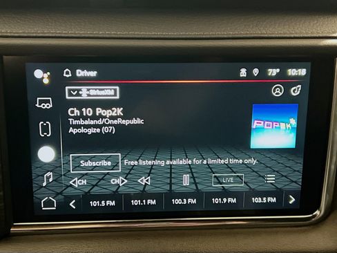 Used 2022 GMC Yukon XL Denali w/ Denali Premium Package AWD/4WD image 11