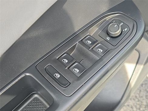 Used 2024 Volkswagen Taos SE w/ Panoramic Sunroof Package AWD/4WD image 13