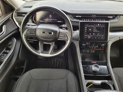 Used 2021 Jeep Grand Cherokee L Laredo w/ Luxury Tech Group I image 20