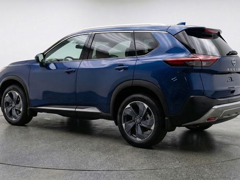 Used 2025 Nissan Rogue SV FWD image 6