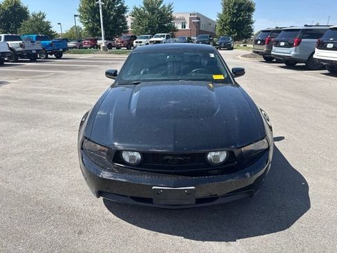 Used 2010 Ford Mustang GT Premium RWD image 2