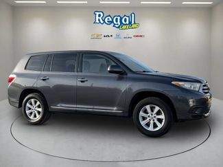 Used 2013 Toyota Highlander FWD video 1