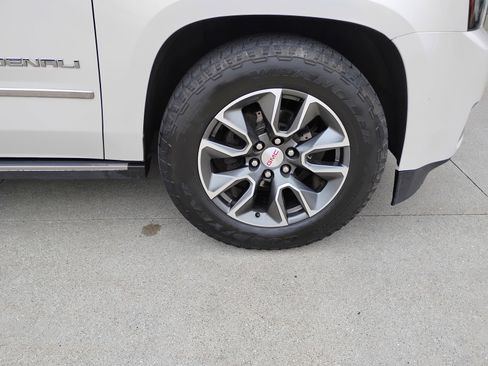 Used 2016 GMC Yukon Denali w/ Open Road Package AWD/4WD image 27