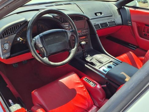 Used 1991 Chevrolet Corvette ZR-1 RWD image 15