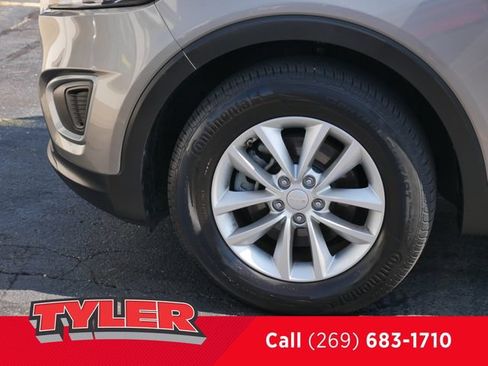 Used 2017 Kia Sorento FWD w/ LX Convenience Package image 42