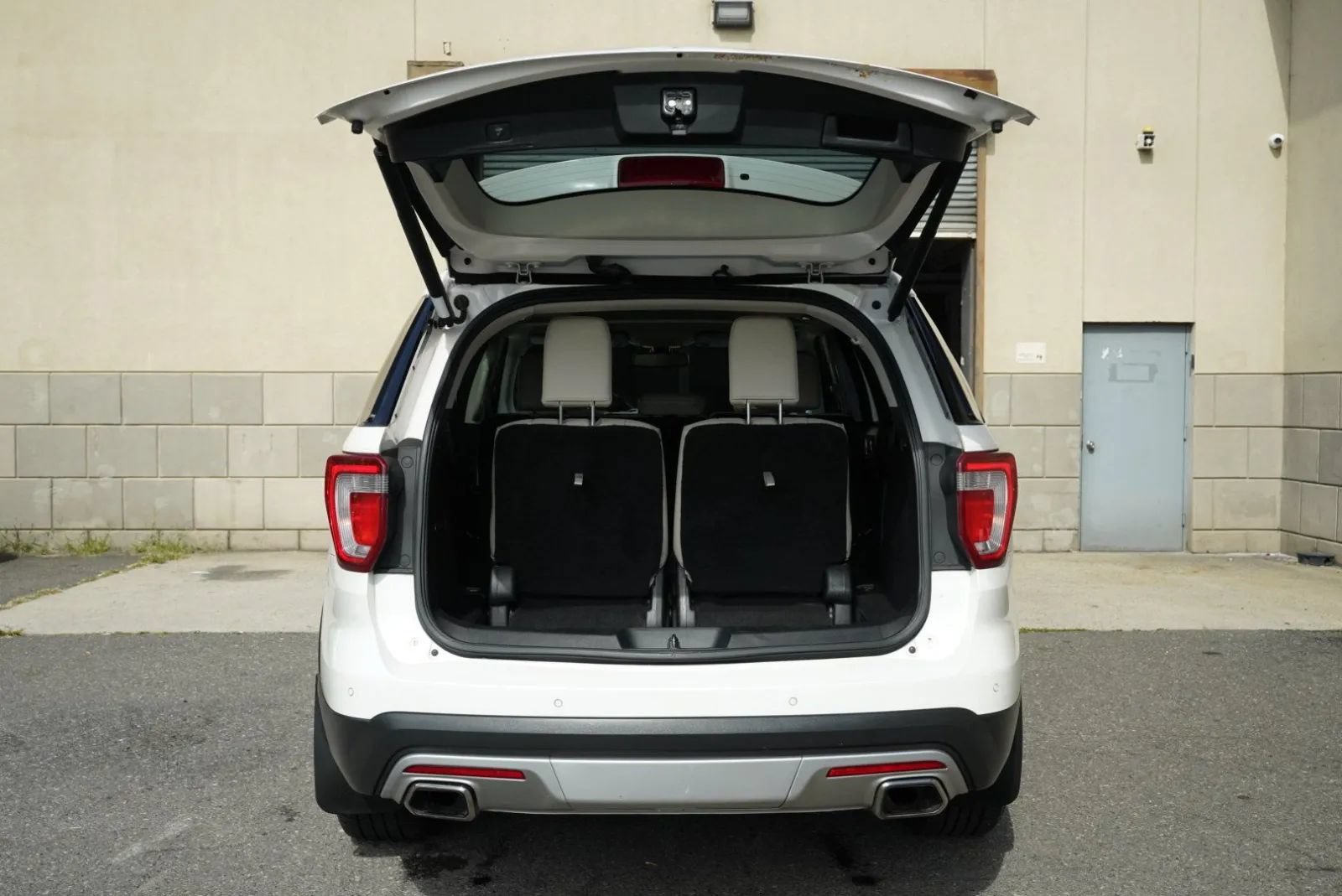 Used 2017 Ford Explorer Platinum AWD/4WD image 34
