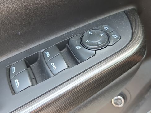 Used 2023 GMC Acadia SLT FWD image 33