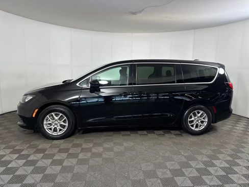 Used 2024 Chrysler Voyager LX image 6